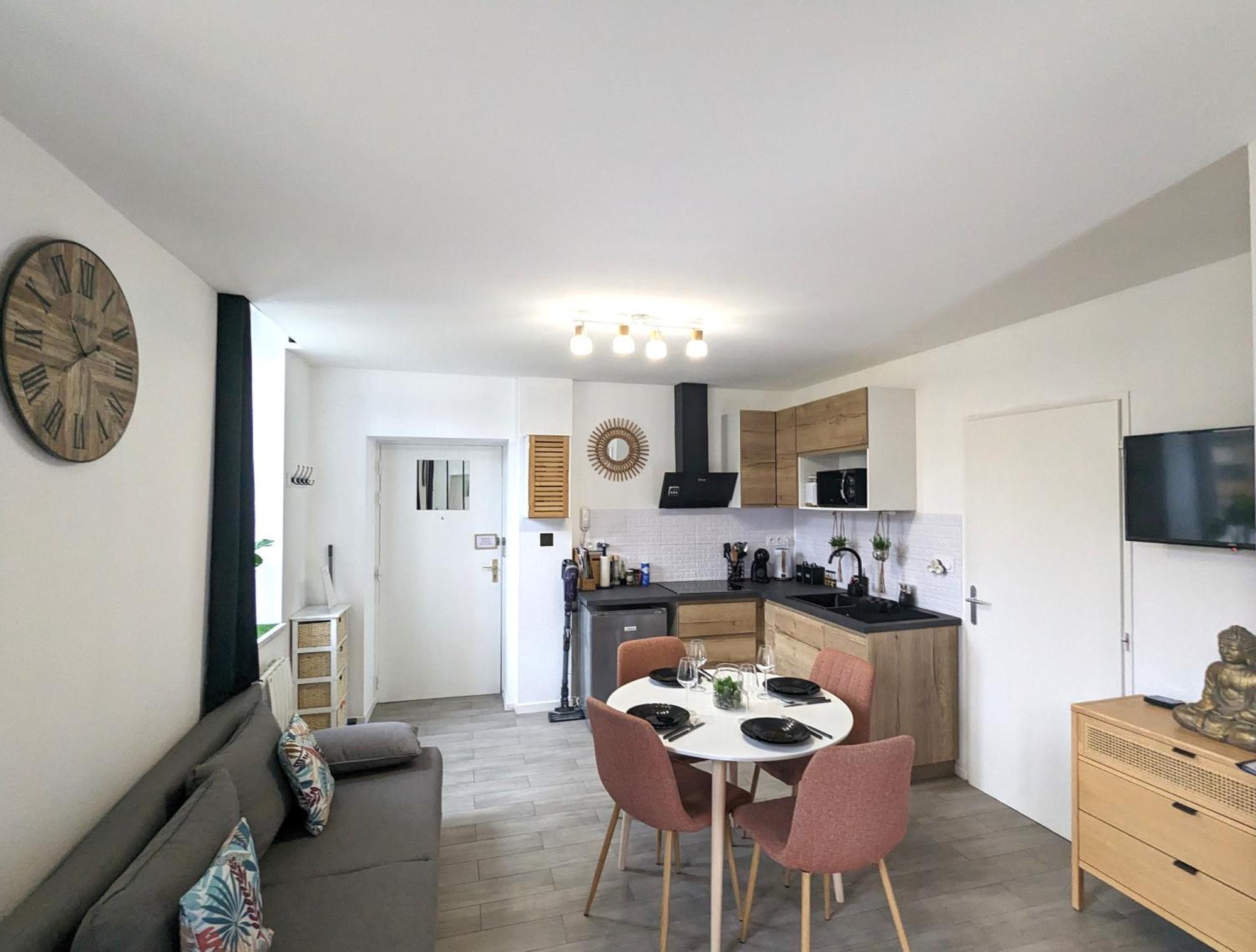 Bel Appartement Meximieux Centre Ville 2 Chambres Экстерьер фото